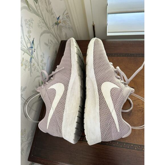 Size 7 - Nike Tanjun Lilac 2017 - 812655-605 - Picture 5 of 9
